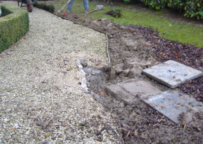 Allée de jardin en travaux